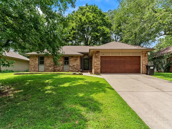 3497 S Meadowlark Avenue, Springfield, MO 65807