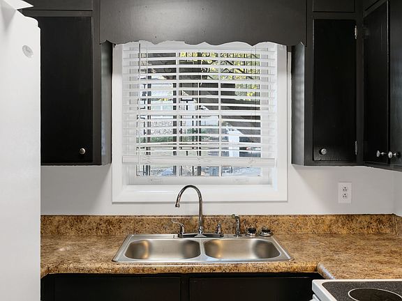 4th image of 1334 34th St S #B