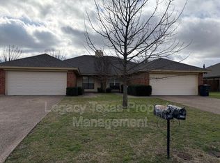 1208A Lindsey Ln, Cleburne, TX 76033