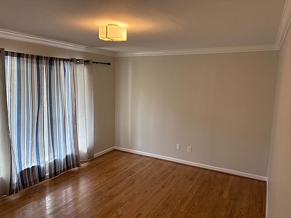 3rd image of 2807 Addison Rd