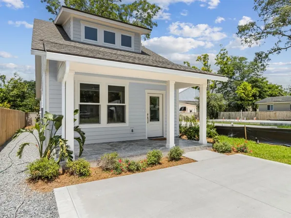 929 S 9th St, Fernandina Beach, FL 32034