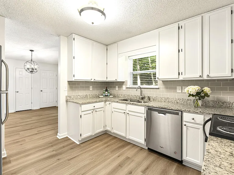 3125 Sharon Ln — Photo 10