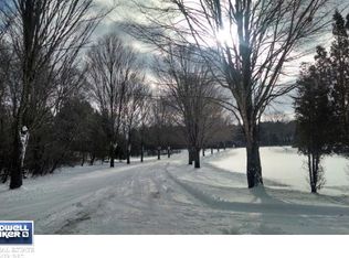 W10112 Givens Rd, Hortonville, WI 54944