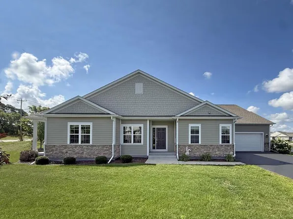 N113W14056 Wrenwood PASS #15, Germantown, WI 53022