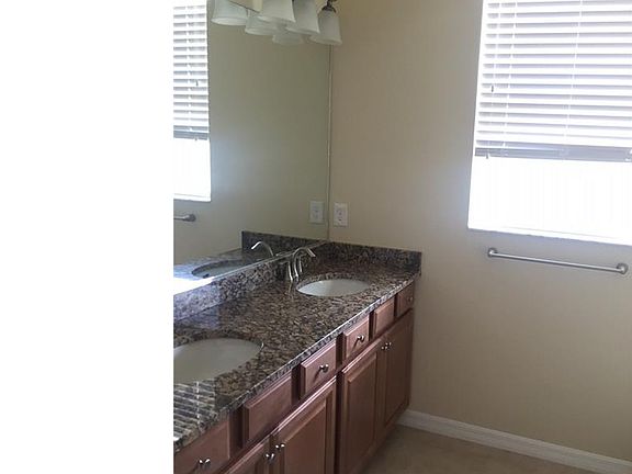 3rd image of 3600 Valle Santa Cir