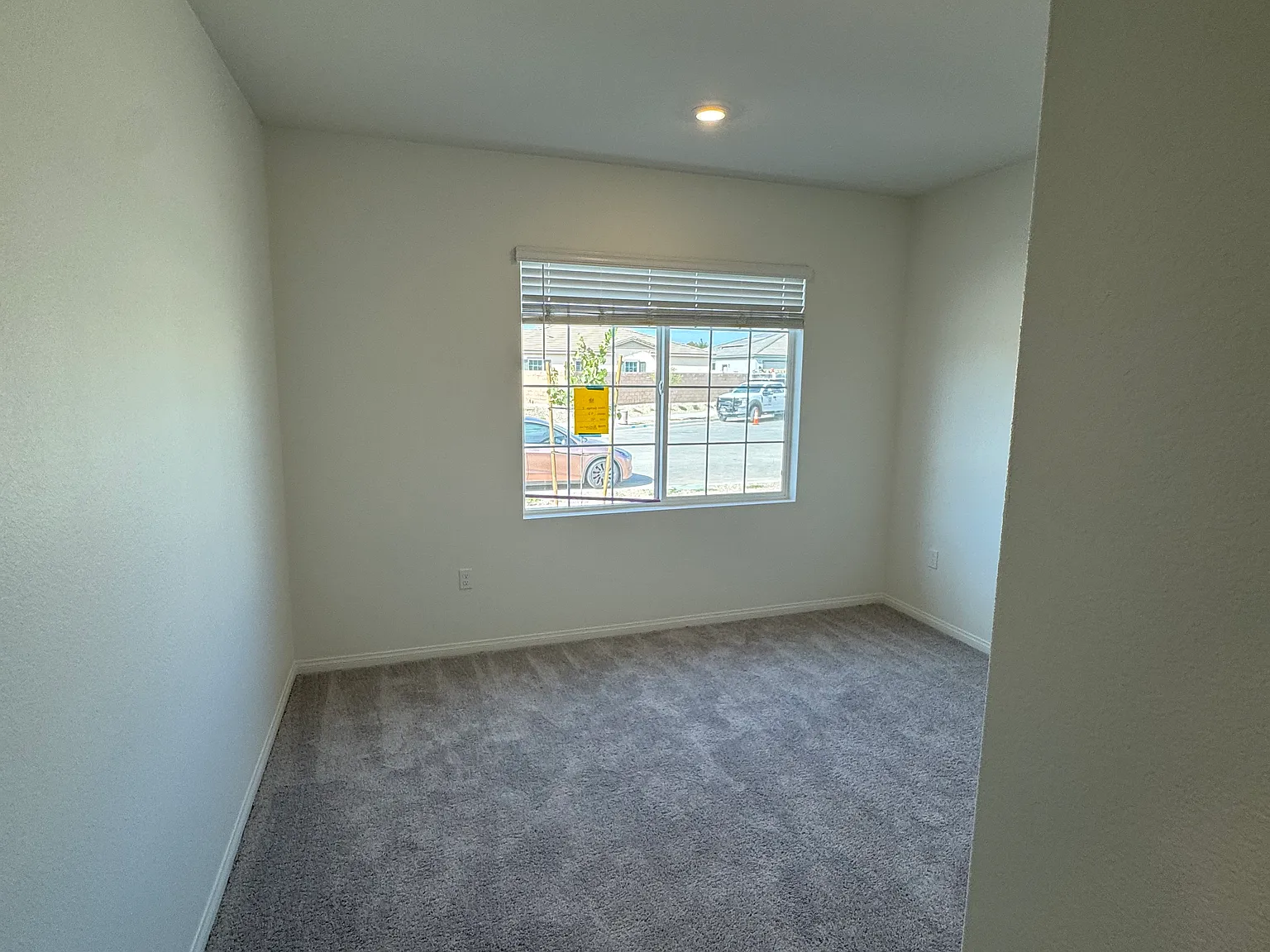 5 bed, 2874 sqft, $3,950 — Photo 2