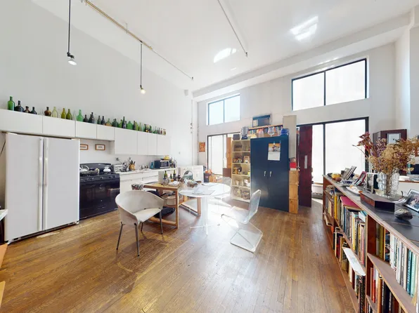 40 West 15th Street 1C image 2 of 7