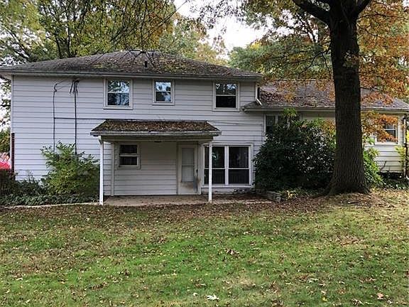 4th image of 734 Crestwood Ave