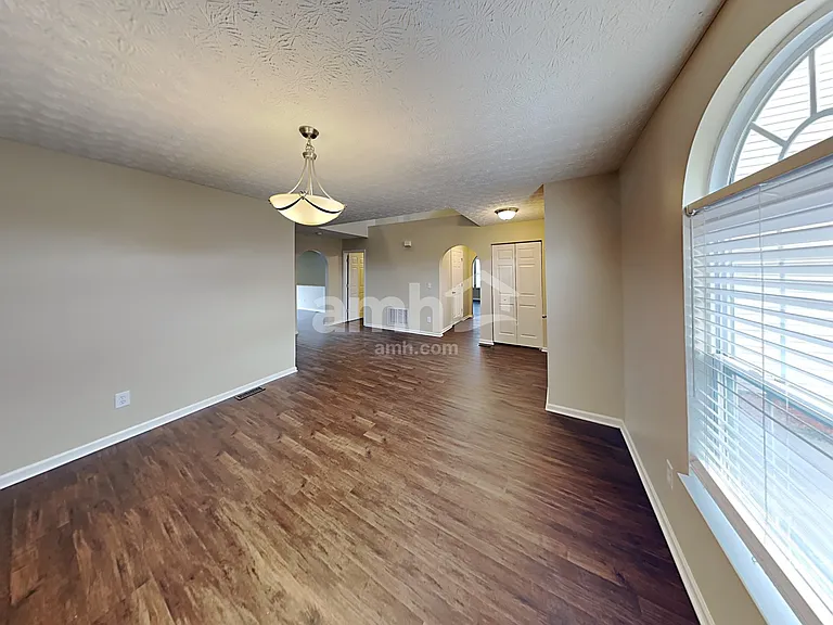 340 Evergreen Cir — Photo 10