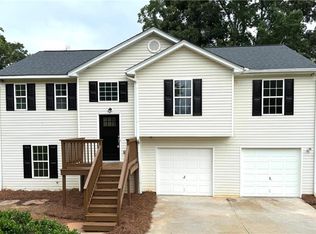 1700 Bismarck Cir, Winder, GA 30680