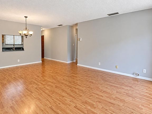 4th image of 918 SW 9th Street Cir