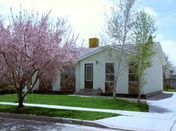 4545 W Twilight Dr, Kearns, UT 84118