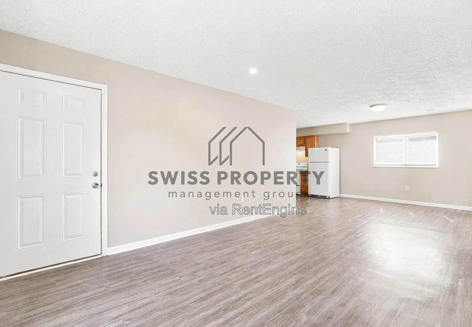 3 bed, 2.0 bath, 1208 sqft, $1,900 — Photo 4