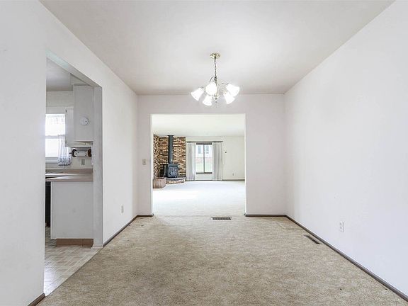 5th image of 320 W Buehler Ave