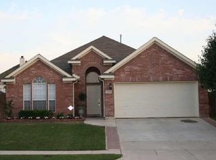 5556 Lawnsberry Dr, Fort Worth, TX 76137