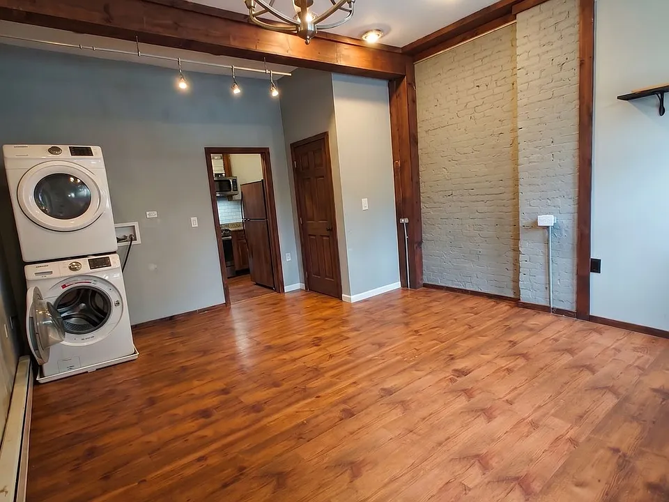 266 S Main St #1