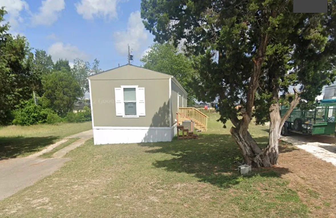 Building Photo - 5003 Saddle Ridge Dr #21