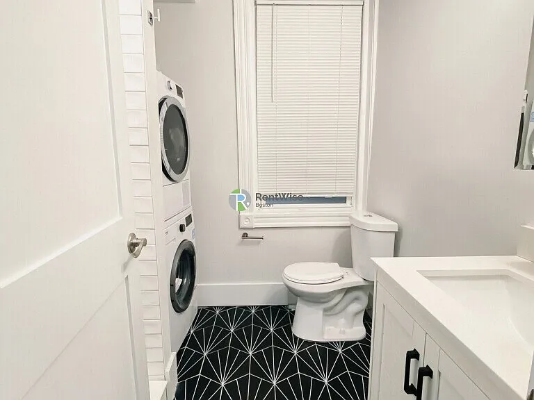 152 Salem St #5 — Photo 9