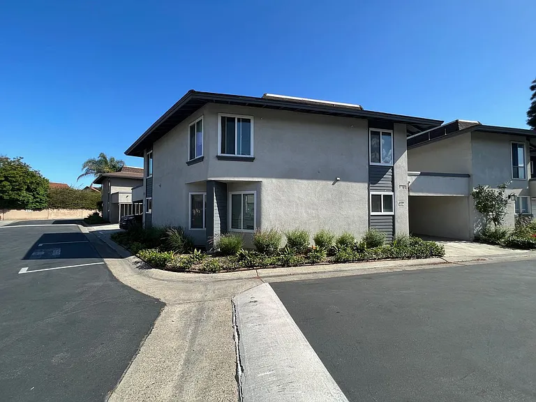10418 Stratton Ct — Photo 17
