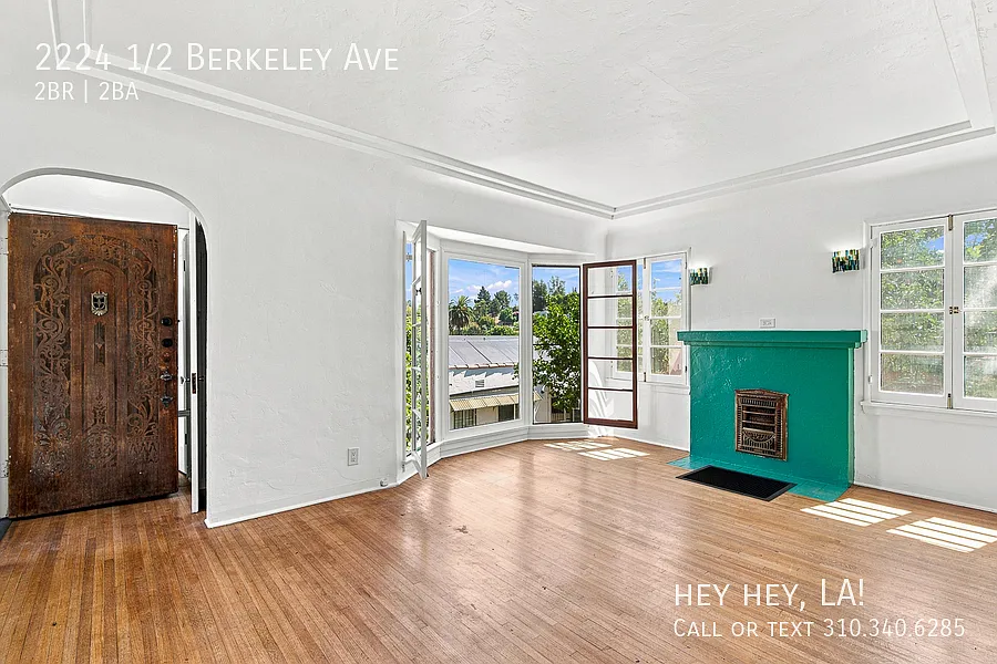 Spacious Spanish Back House | Two Bed | One and Half Bath | Garage Parking| Silver Lake — Photo 4
