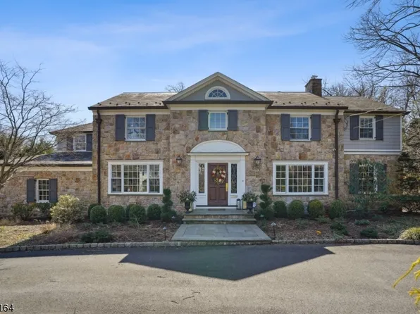 21 Slope Dr, Millburn Twp., NJ 07078