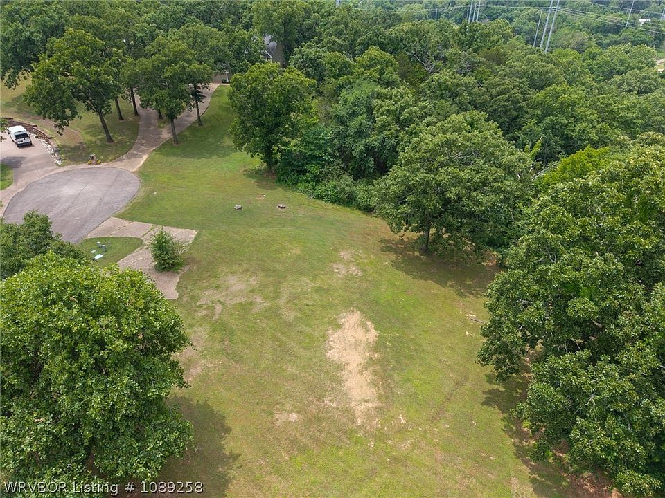 1st image of 1635 Ridgeview Dr