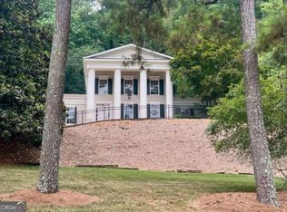 2525 Spalding Dr, Sandy Springs, GA 30350