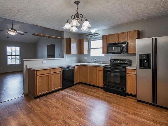 2nd image of 1369 Phlox Ave