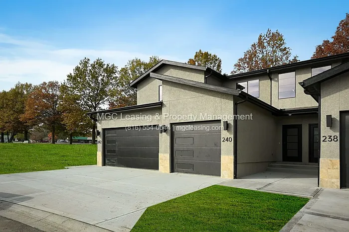 2 bed, 1.5 bath, 1265 sqft, $1,995 — Photo 1