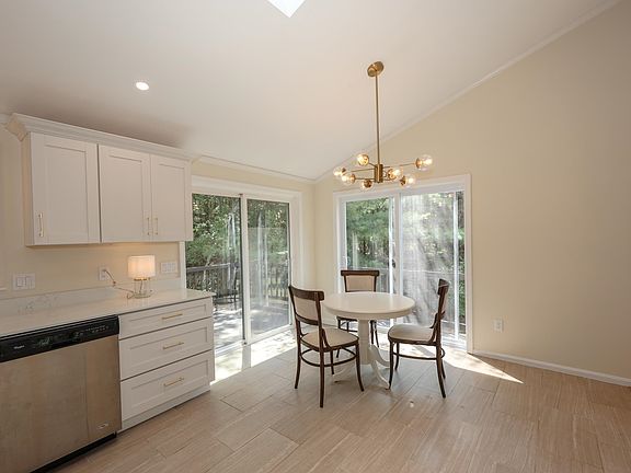 5th image of 27 W Chamberlain Road