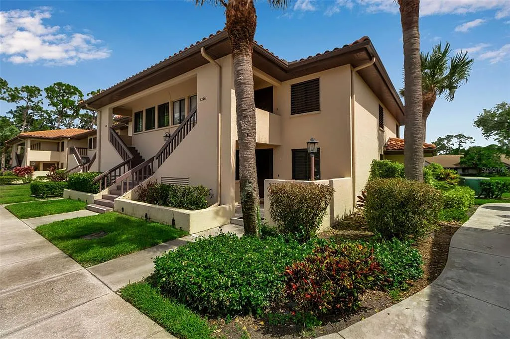 2 bed, 2.0 bath, 1065 sqft, $2,800 — Photo 1