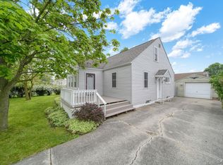 1107 Sunset Dr, Tecumseh, MI