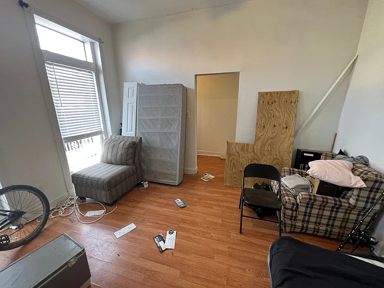 1235 W Cary St — Photo 41
