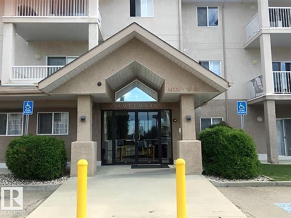 3rd image of 16221 95th St NW #136