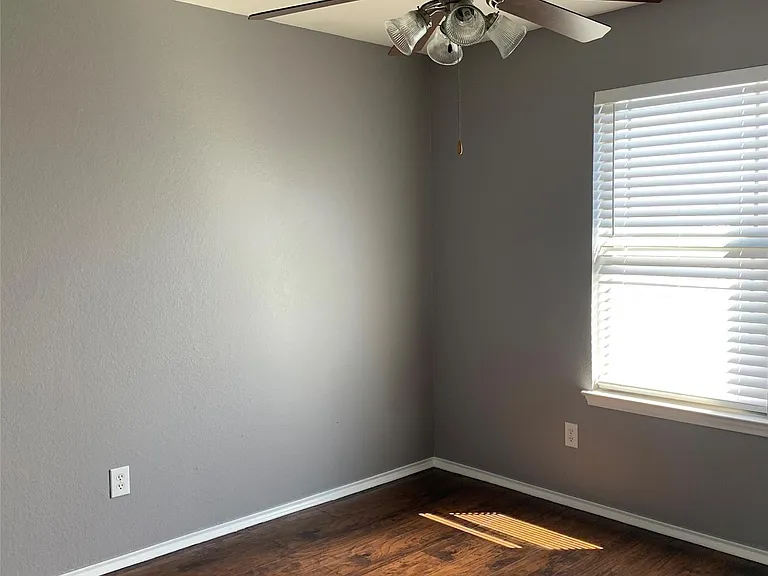 2304 Aldergate Dr — Photo 9