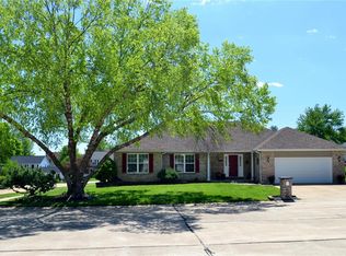 733 Winterfield Dr, Saint Peters, MO
