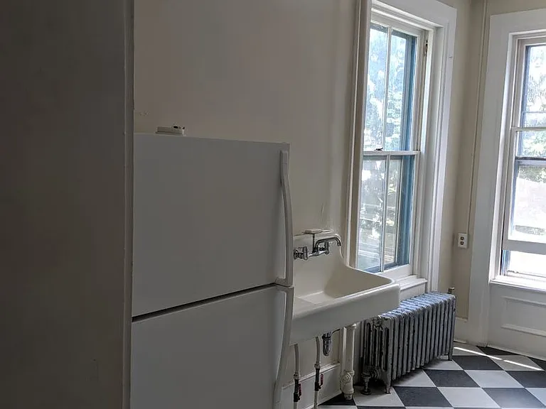 125 W Green St — Photo 17
