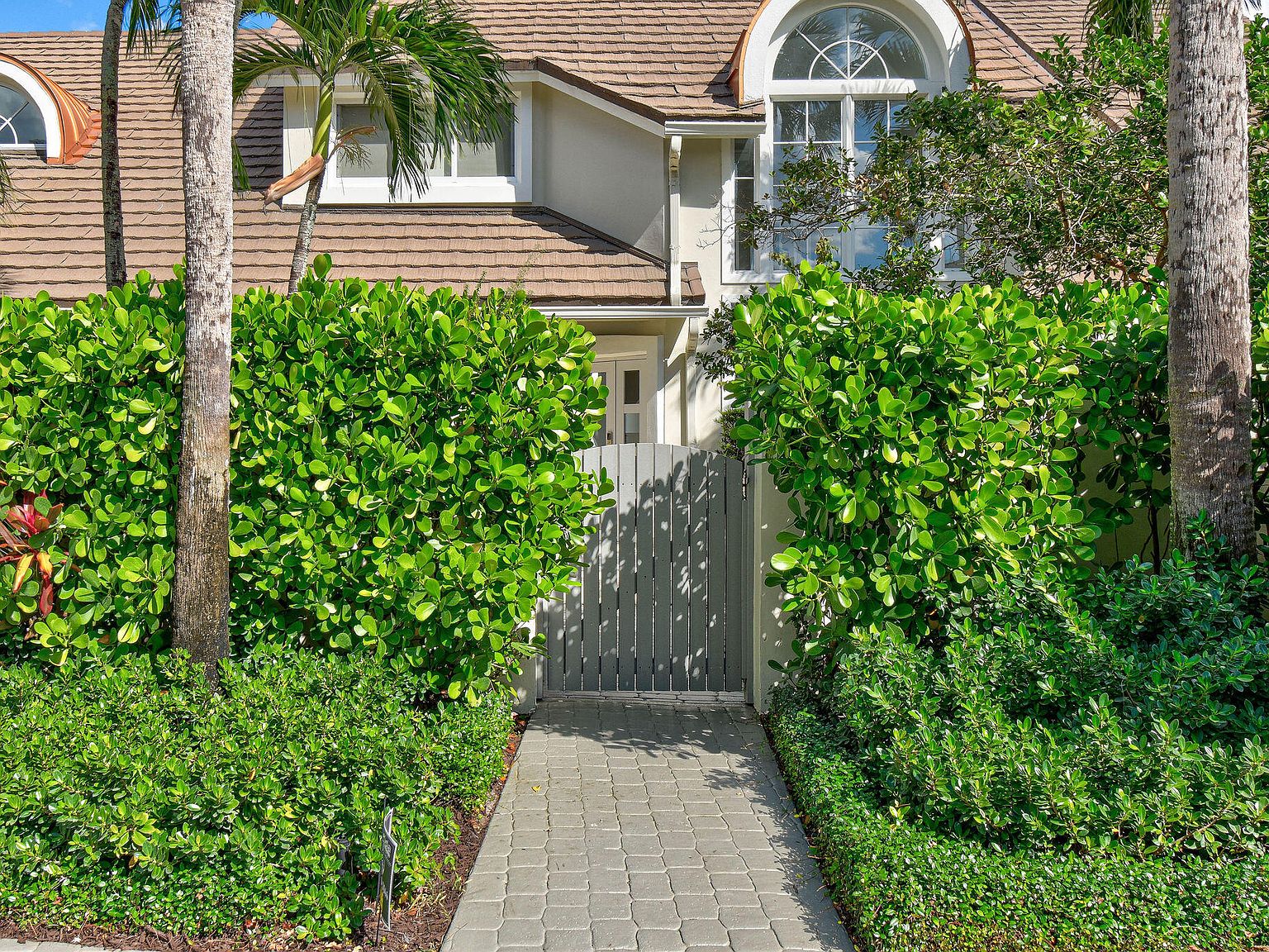 2576 Muirfield Court