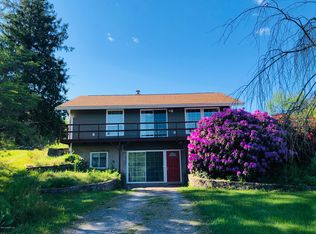 17 Middle Ln, Harveys Lake, PA 18618