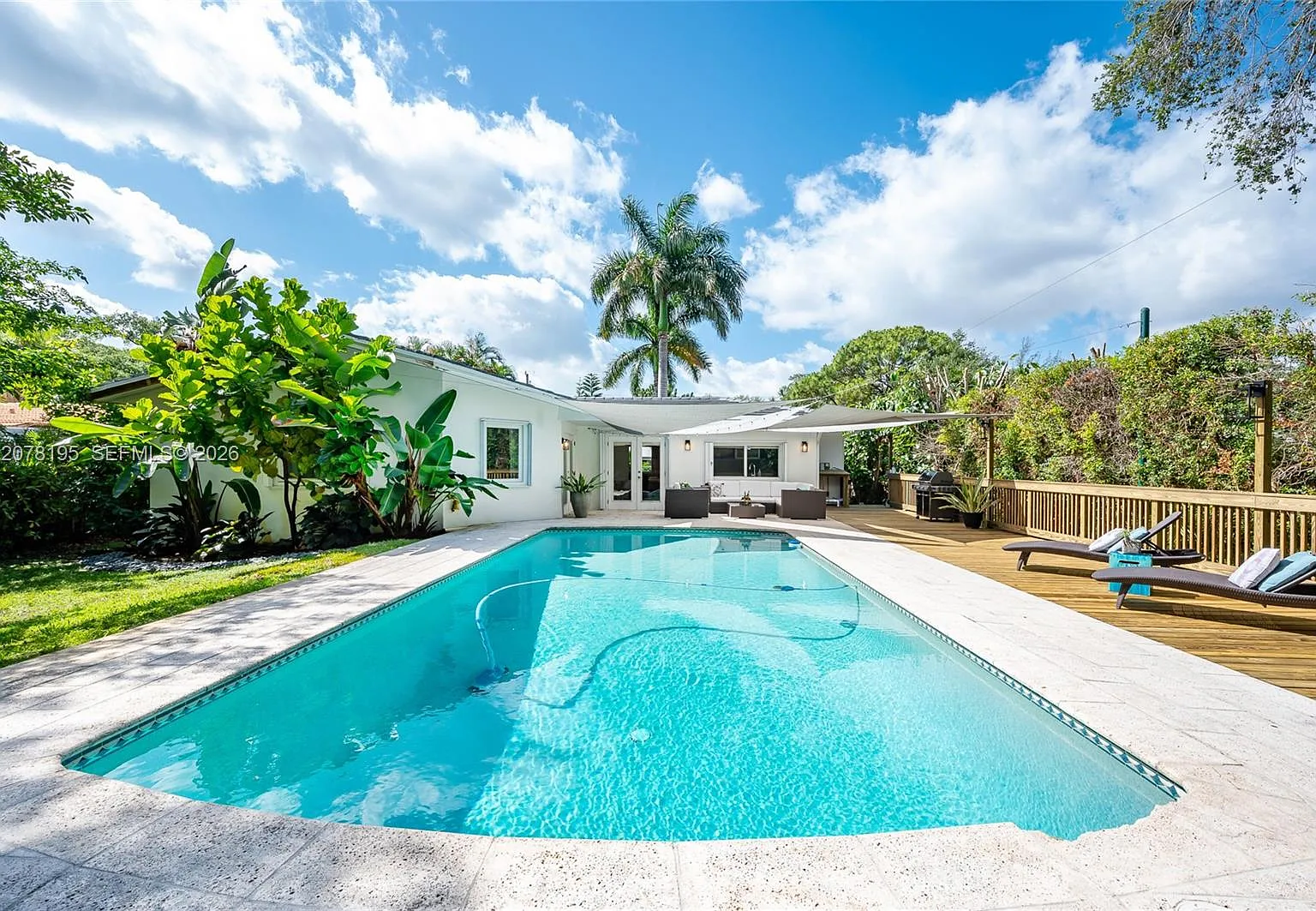 Biscayne Lawn Amd Plat — Photo 1