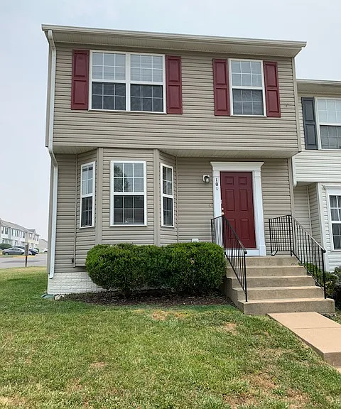 101 Merrill Ct — Photo 2