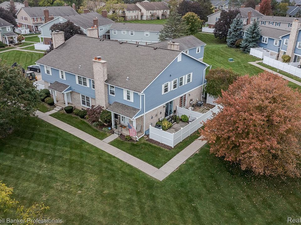 1st image of 20927 W Glen Haven Cir