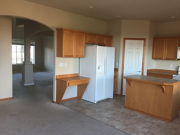 3rd image of 6902 38th Pl NE