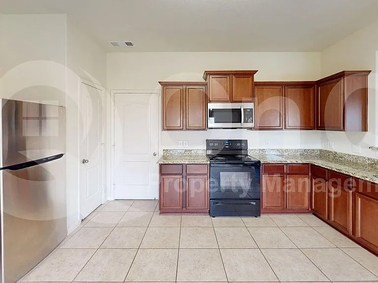1623 White Mountain Way — Photo 6
