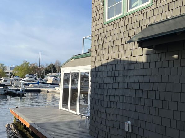1409 NE Boat St APT 4