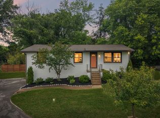 5104 Greentree Dr, Nashville, TN 37211