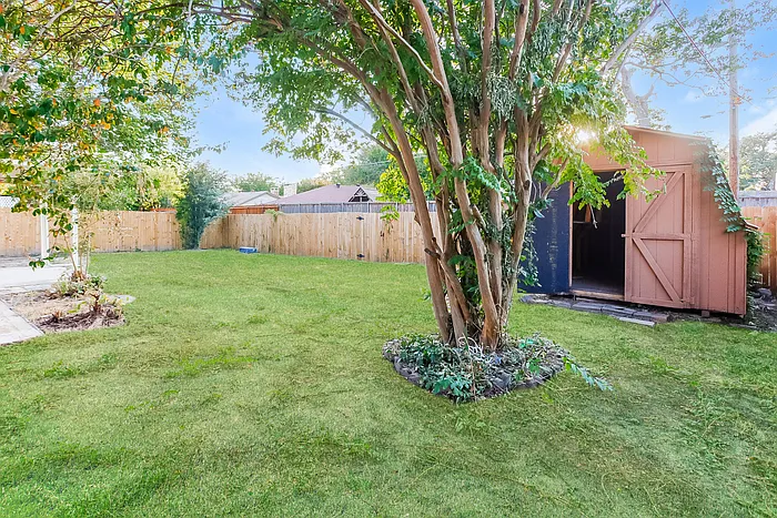 1305 Duvall Dr — Photo 12