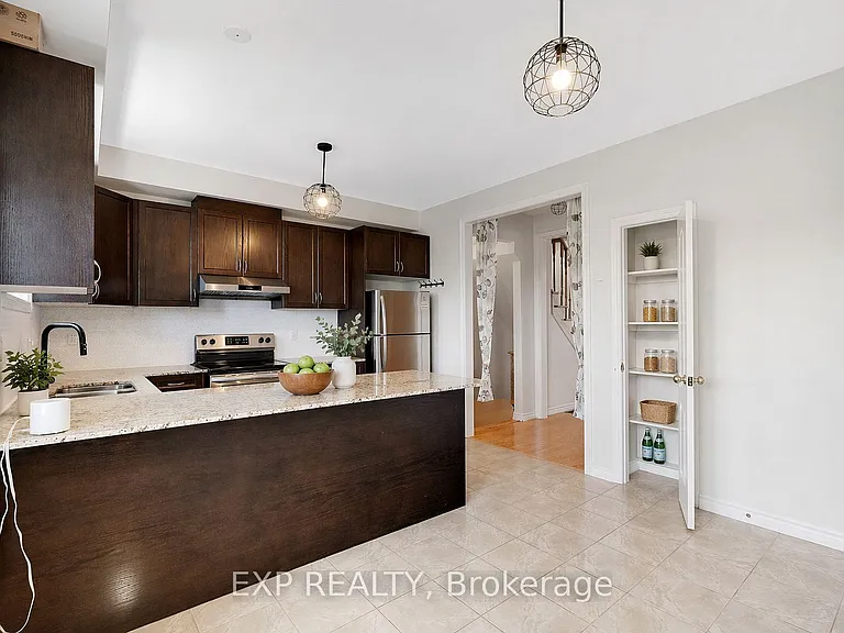 38 Miami Grv — Photo 10