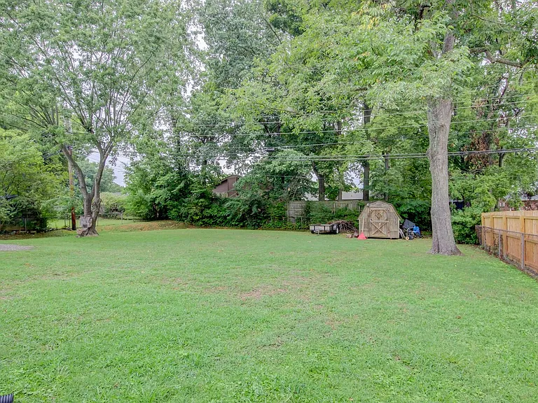 18 Hillsboro Rd — Photo 11
