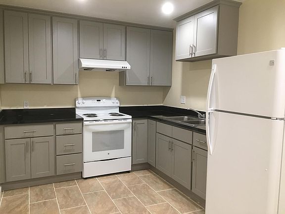 3rd image of 428 Smalley Ave APT 1